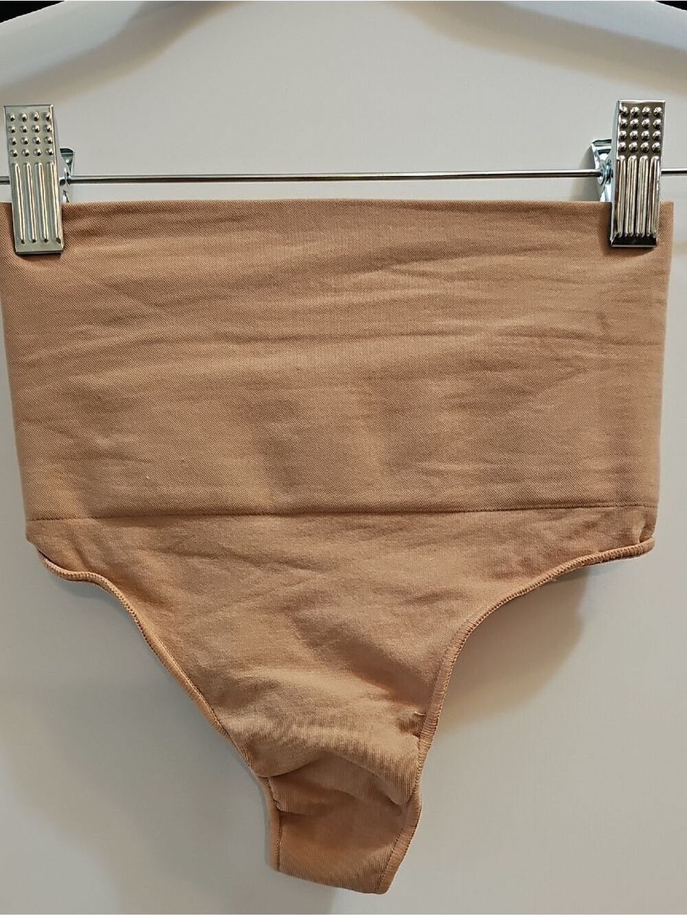 3115. NWOT SKIMS Core Control High-Waist Seamless Thong